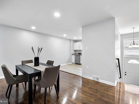 5th image of 3611 Whitehall Ln