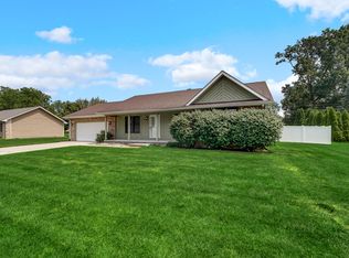 521 Dogwood St NW, Demotte, IN 46310