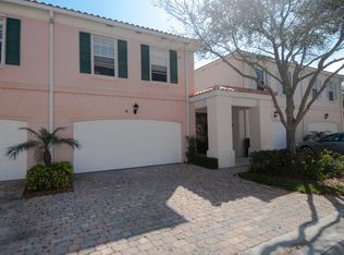 16 Oakland Ct, Tequesta, FL 33469