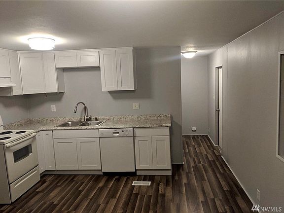 3rd image of 2814 1st St