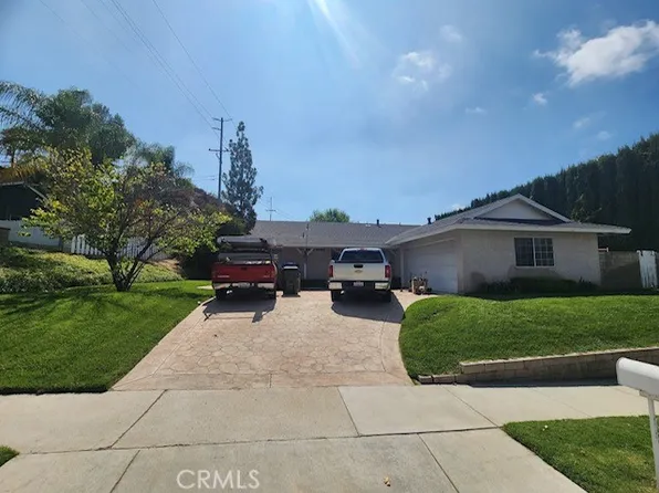 22660 La Rochelle Dr, Santa Clarita, CA 91350