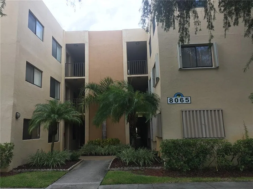 8065 SW 107th Ave #108
