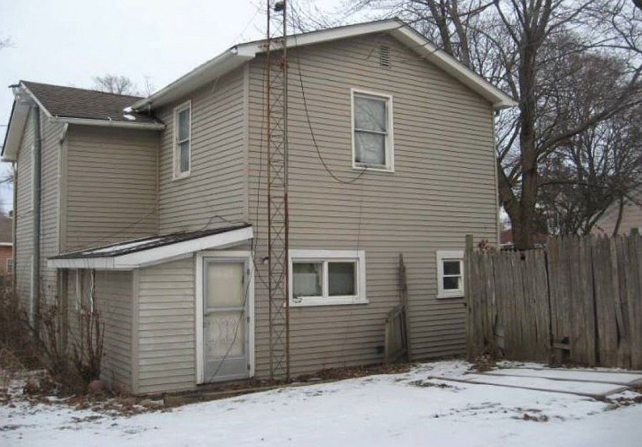 2nd image of 516 E Butler St