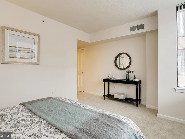 2220 Fairfax Dr #803 — Photo 30