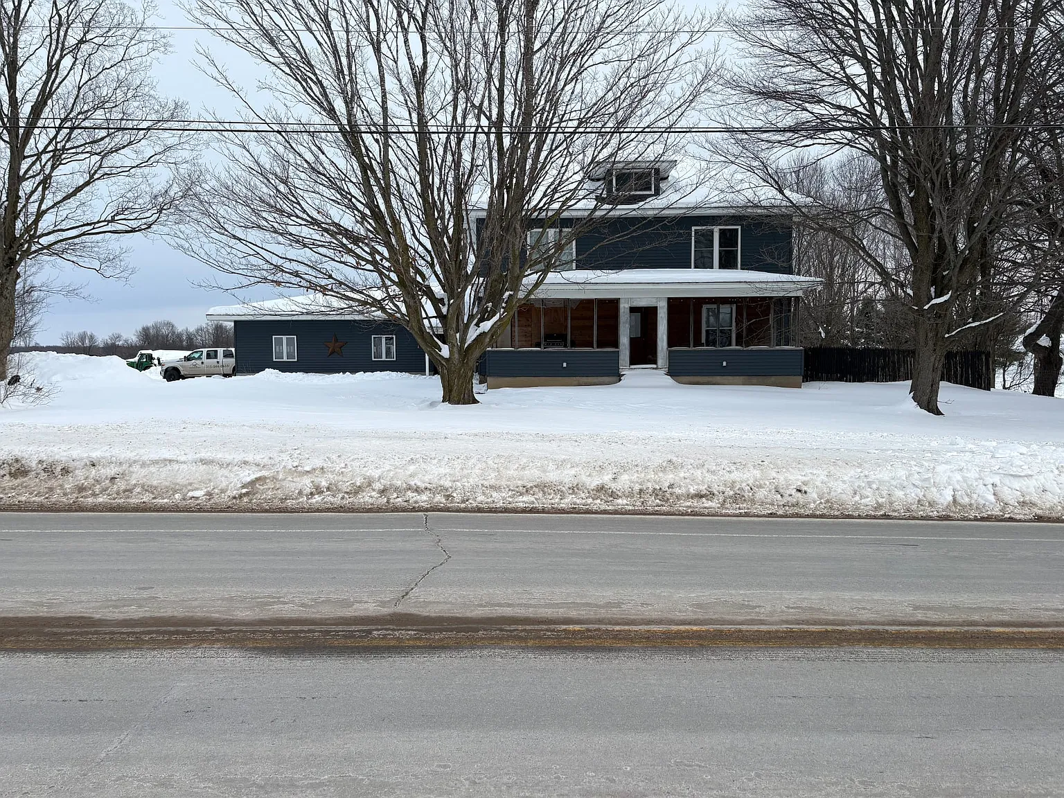 4 bed, 2518 sqft, $2,500 — Photo 1