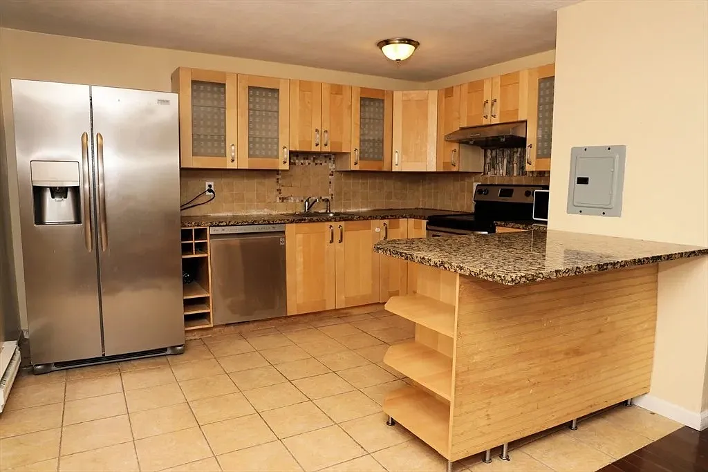 2 bed, 685 sqft, $1,980 — Photo 1