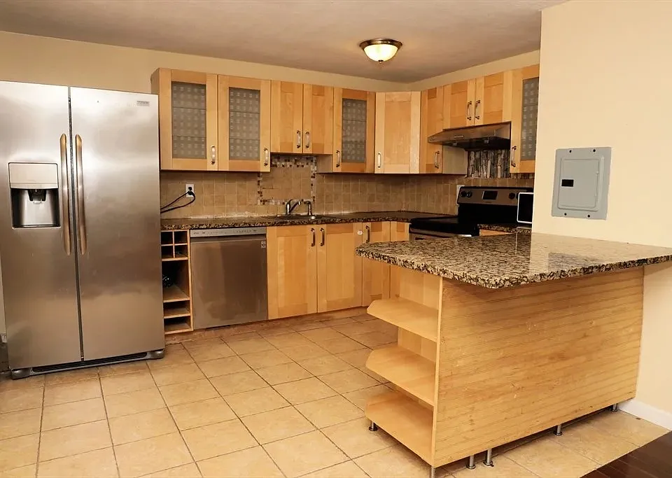 9 Glen Ave #18
