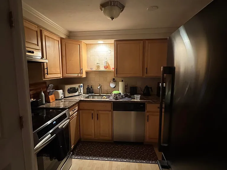 5 Royal Crest Dr #2E — Photo 10