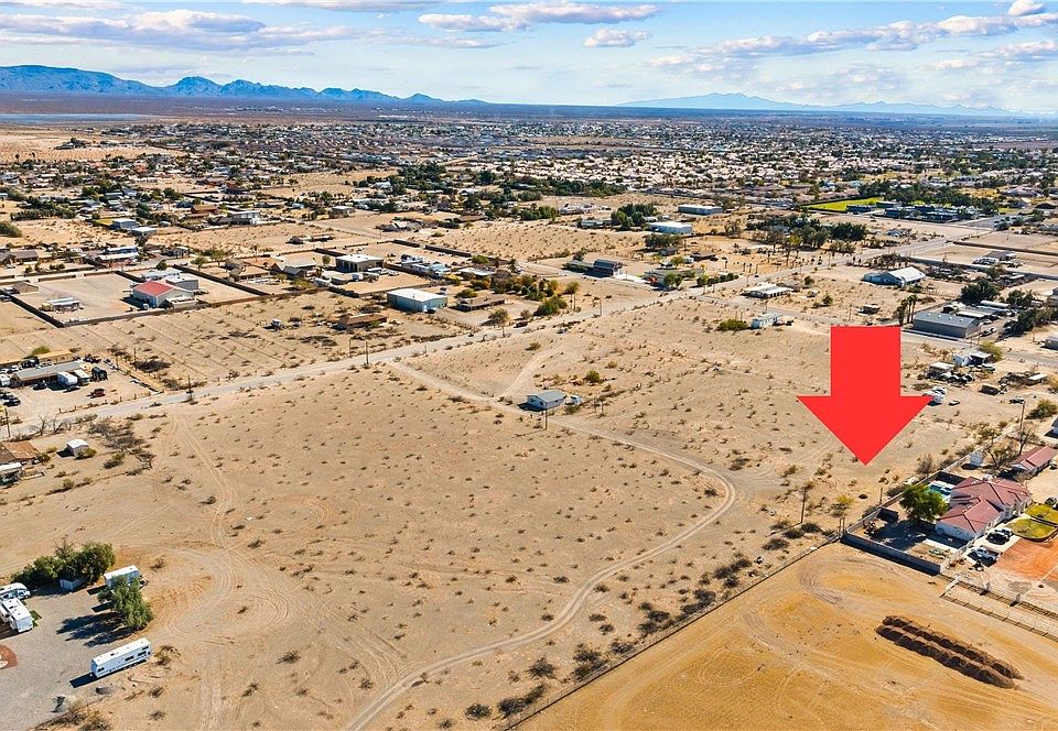 2nd image of 5307 S Calle Del Media