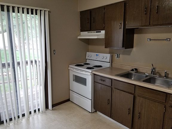 4th image of 401 W Short St APT 3