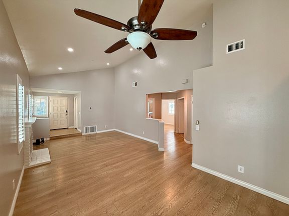 4th image of 16206 Valleyvale Dr
