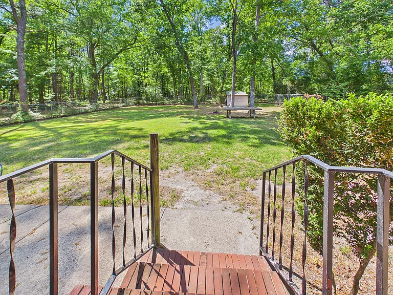 800 Old Whiskey Rd S — Photo 22