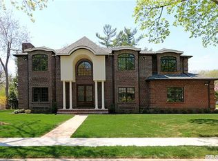 66 Percheron Ln, Roslyn Heights, NY 11577