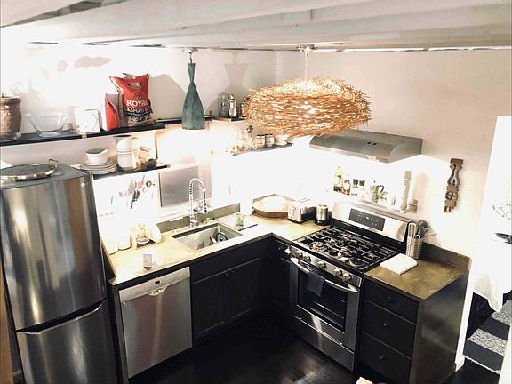 3rd image of 3927 Hamilton St #3927