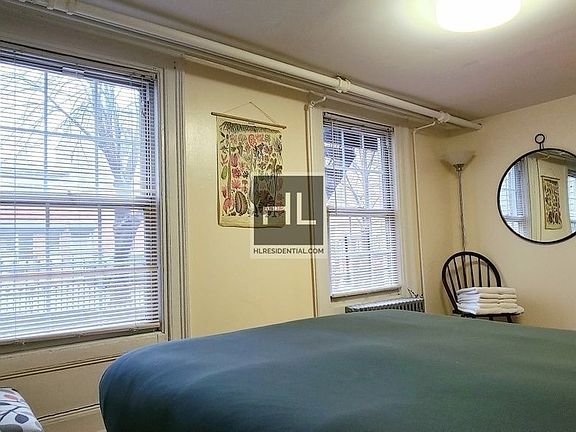4th image of 212 Calyer St Floor 1