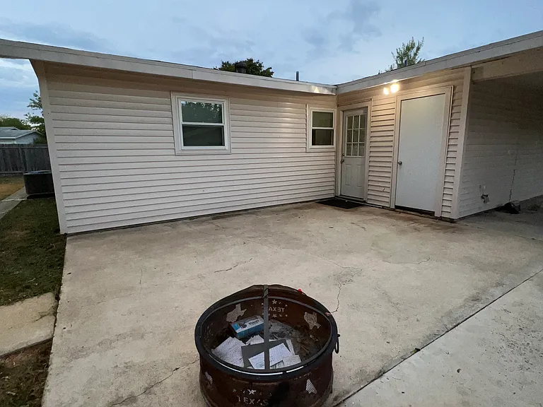 1612 Linda Ln — Photo 3