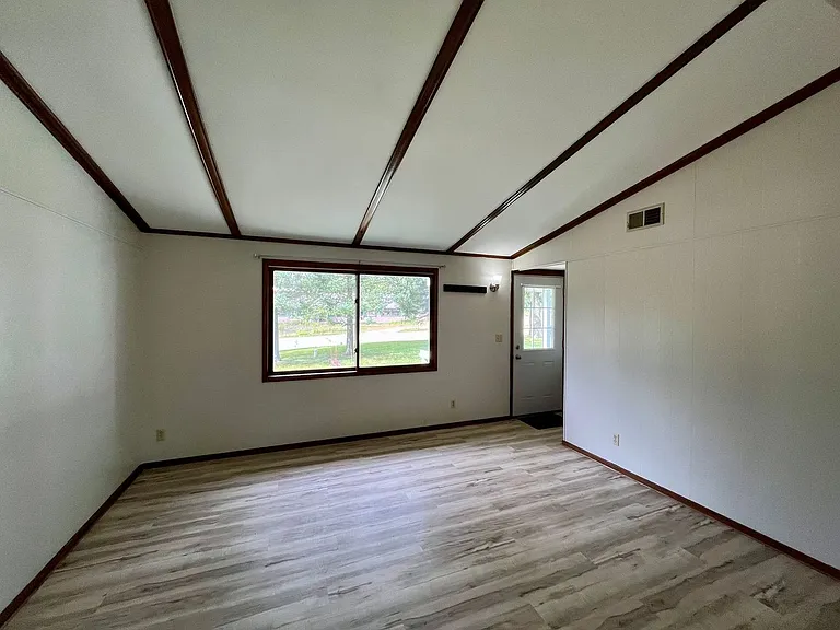 7373 Highway 8 — Photo 14