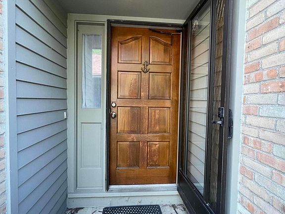 5th image of 6450 Strathaven Ct E #2C