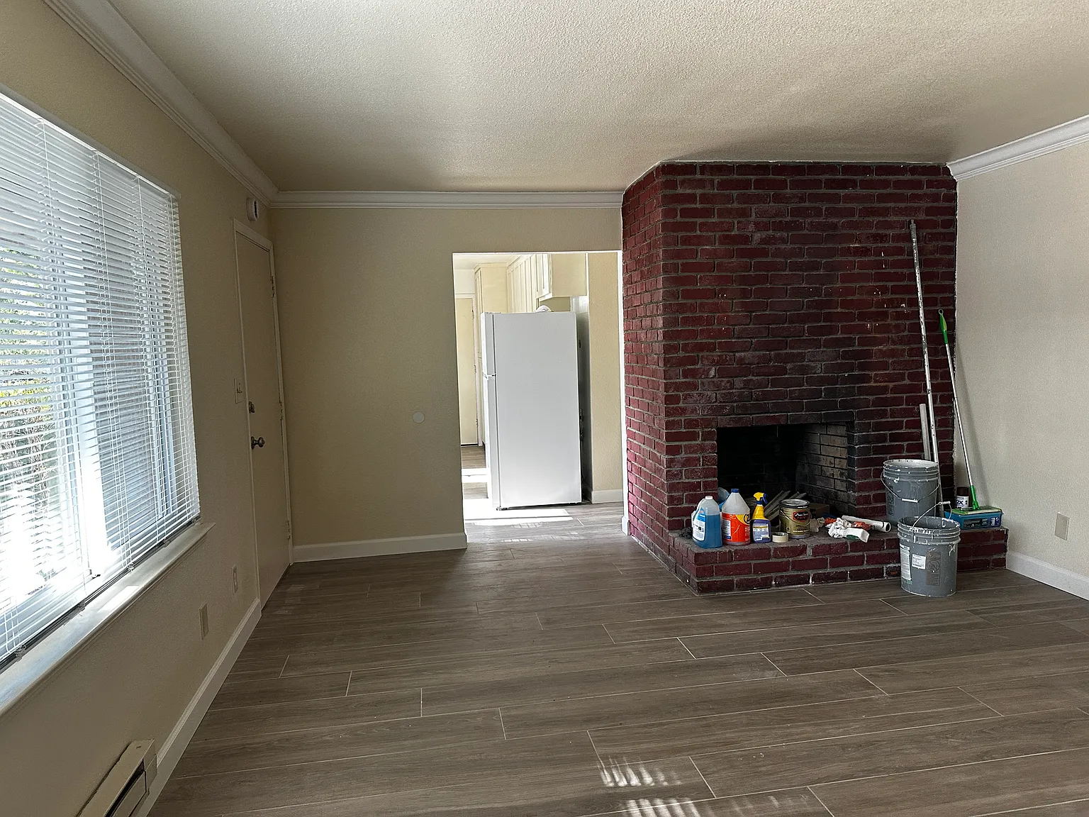 3 bed, 1200 sqft, $3,495 — Photo 3