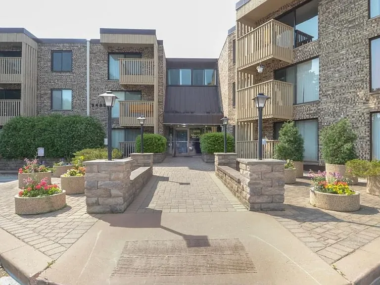 9400 Old Cedar Ave S #121 — Photo 20