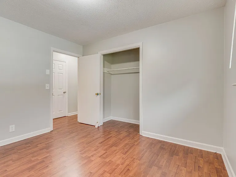 729 Foothills Rd — Photo 17