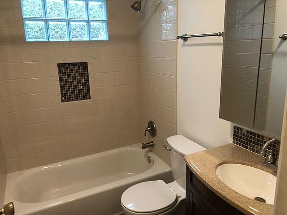 5th image of 403 Suttles Ave