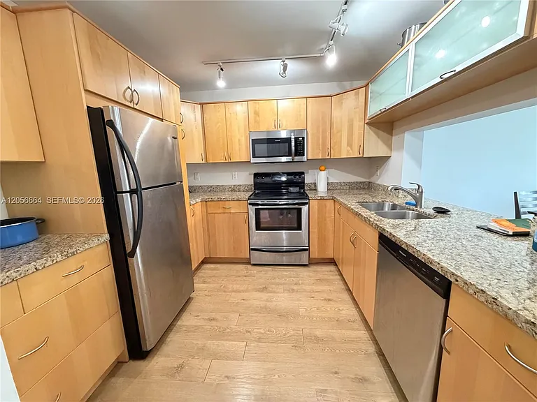 1170 N Federal Hwy #307 — Photo 23