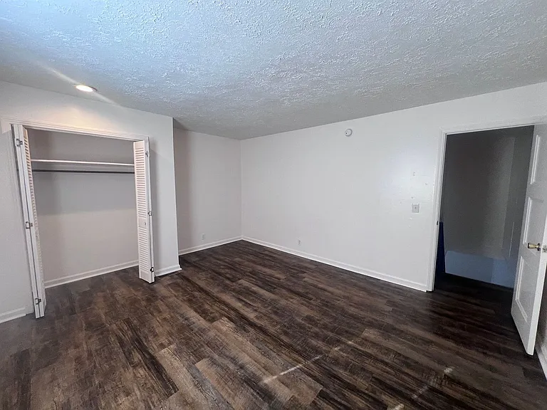 Evergreen Townhomes — Photo 18