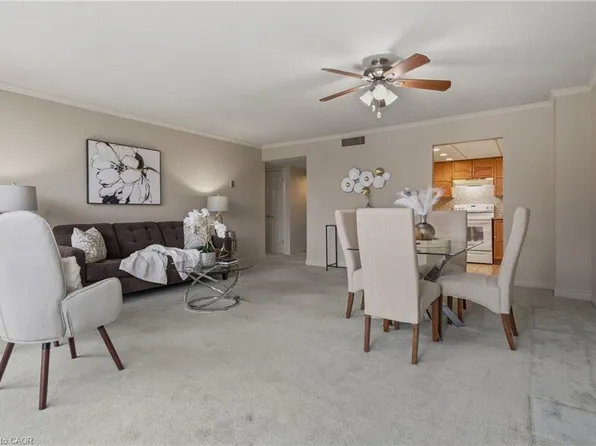 150 Wilson St #306, Ancaster, ON L9G 1E2