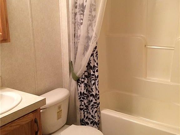 5th image of 13 Burgundy Cir