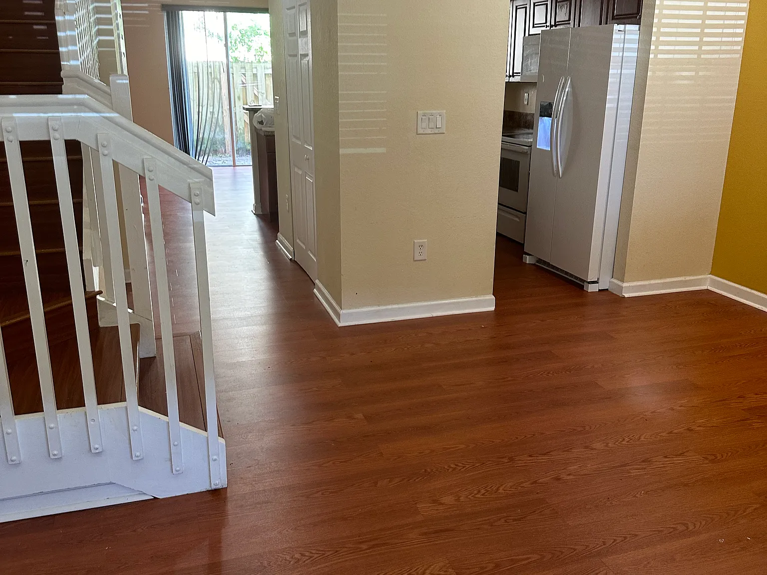 3 bed, 2.5 bath, 1325 sqft, $2,400 — Photo 2