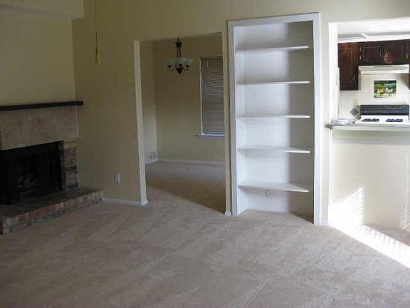 2nd image of 1926 Vail Dr