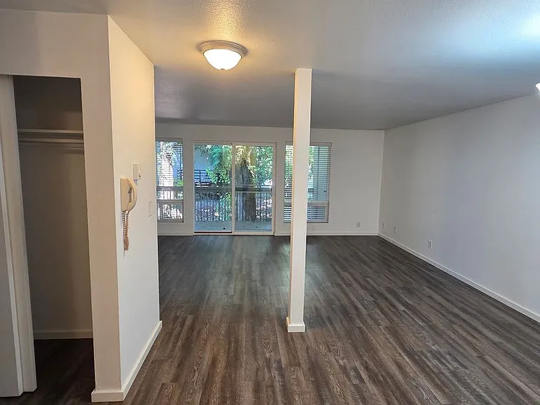 Twin Cedars Apartments — Photo 5