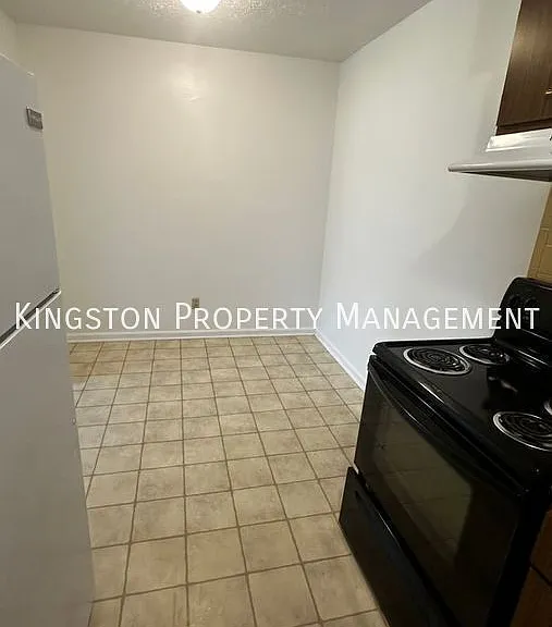 100 Summit Dr #11 — Photo 4