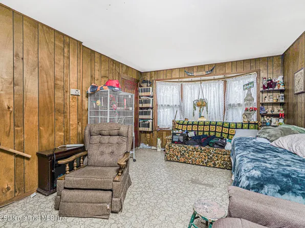 35 Shawnee Street image 16 of 24