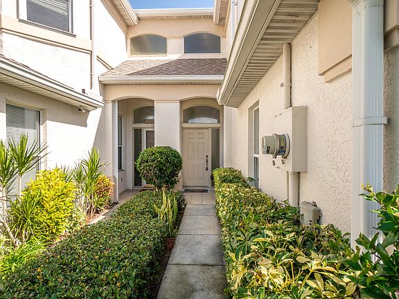 2nd image of 304 Espana Ct #304