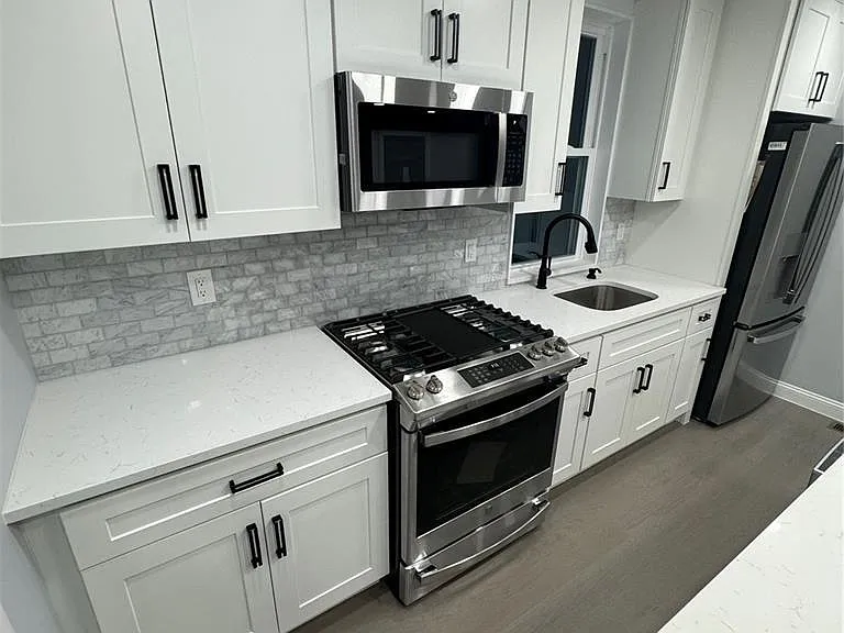 517 Monroe Blvd #2 — Photo 4