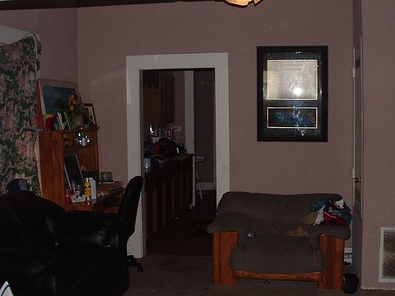 3rd image of 2415 E Houston St