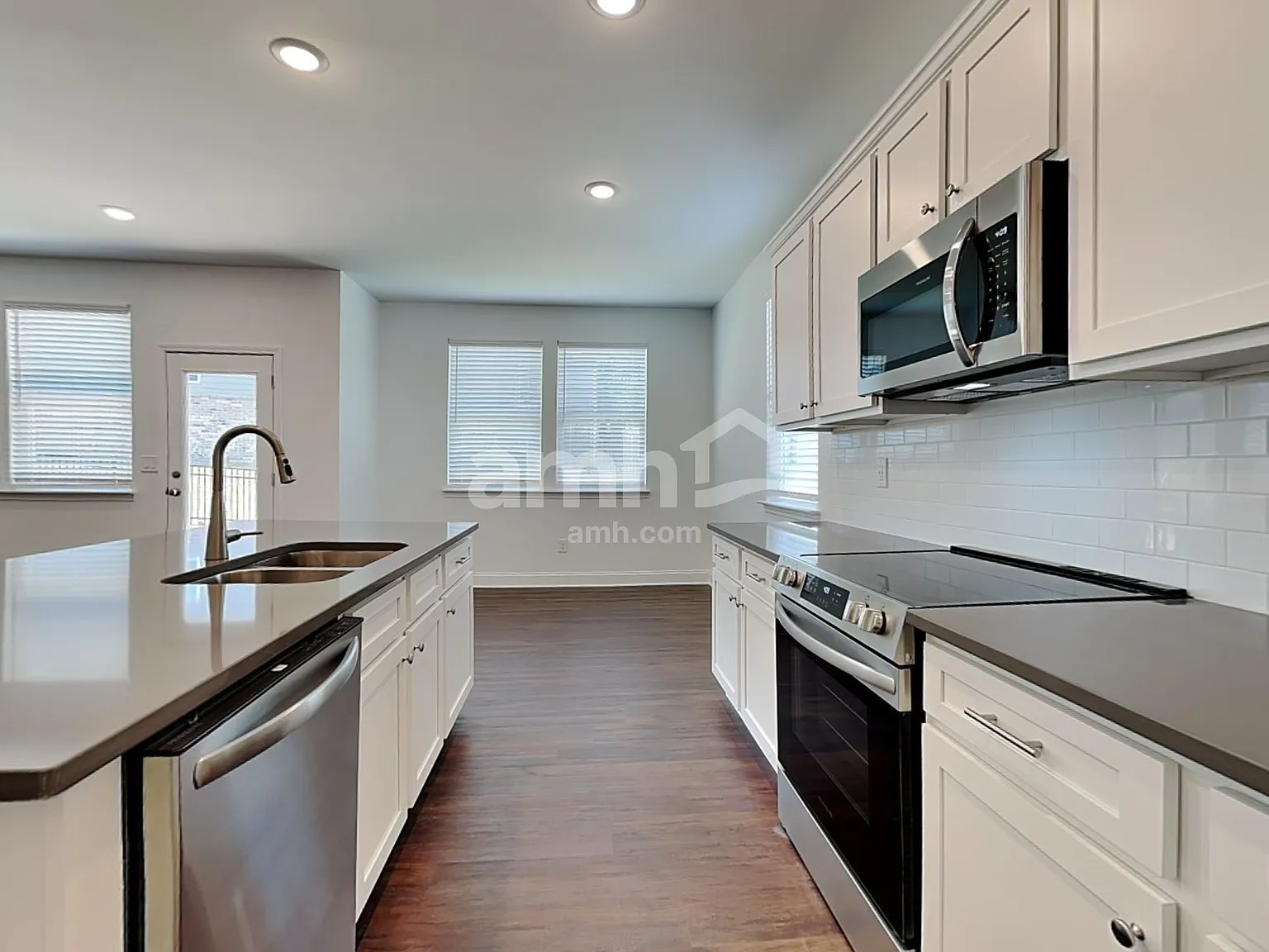 4 bed, 3.0 bath, 2222 sqft, $2,600 — Photo 4