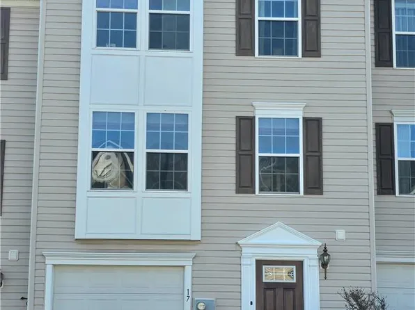 17 Red Rose Ln, Easton, PA 18045