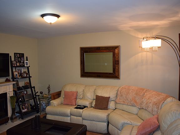 3rd image of 627 Columbia St