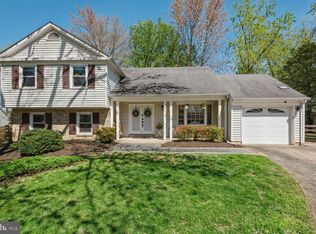 12038 Forbes Glen Dr, Herndon, VA 20170