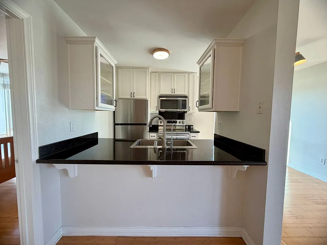 1 bed, 1.0 bath, 587 sqft, $2,000 — Photo 3