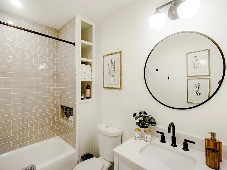 1135 S Gary Pl — Photo 10