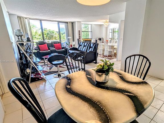5th image of 20225 NE 34th Ct APT 317
