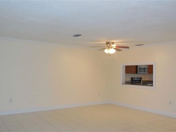 5th image of 248 Lakeside Cir