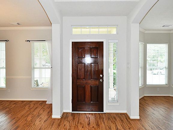 4th image of 127 N Hawthorne Hollow Cir