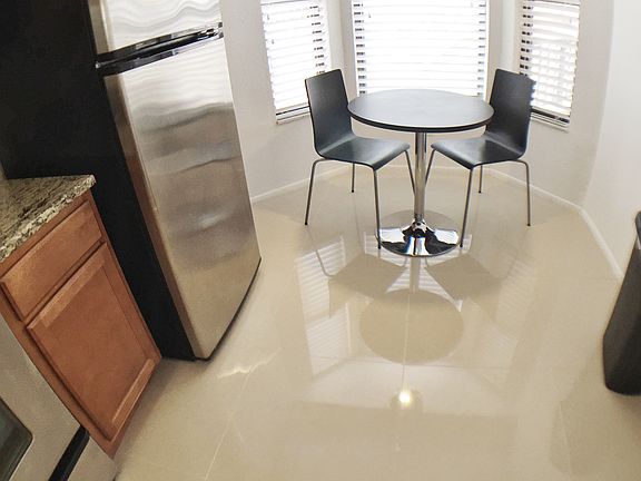 Eat - in kitchen