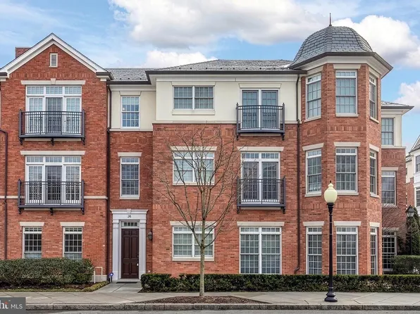 26 Paul Robeson Pl, Princeton, NJ 08542