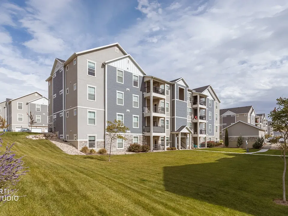 1833 W Terra Vista Ln